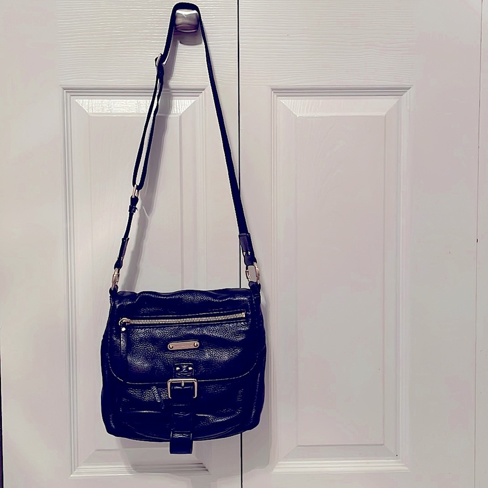 MICHAEL KORS BLACK LEATHER MESSENGER PURSE
